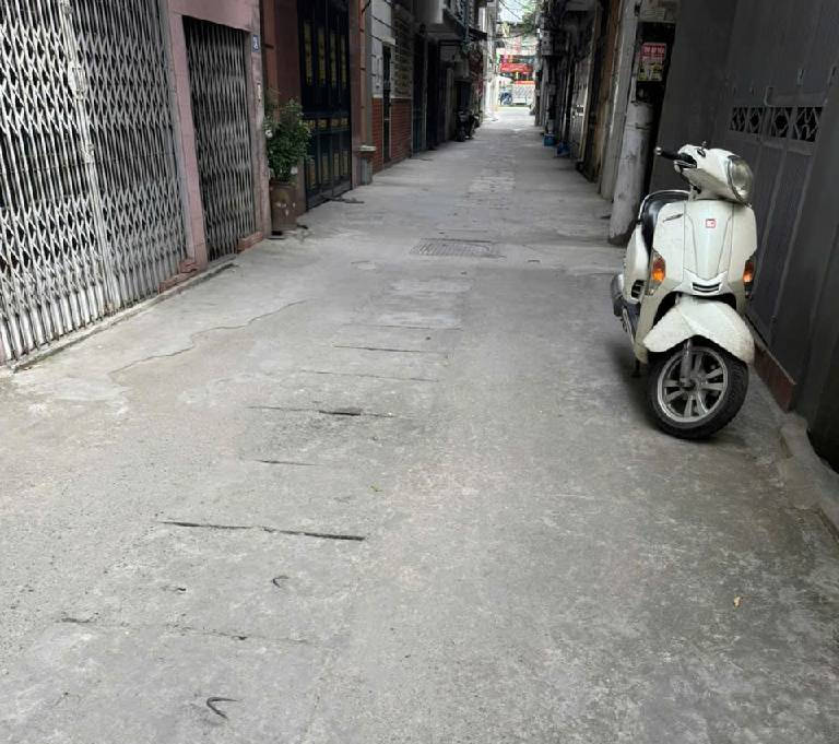 XUÂN ĐỈNH– BÁN ĐẤT TẶNG NHÀ KHU PHÂN LÔ Ô TÔ ĐỖ CỬA – GẦN CHỢ - GIÁ 9,8 TỶ